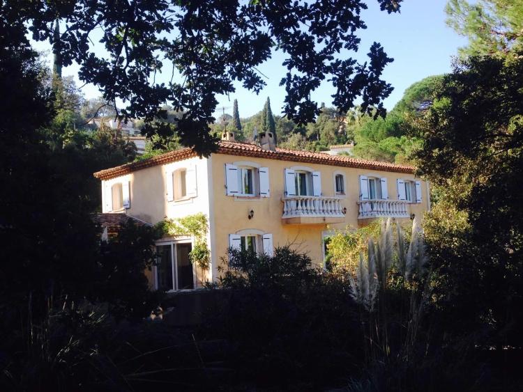 GASSIN – VILLA AVEC VUE MER À QUELQUES MINUTES DE SAINT-TROPEZ
