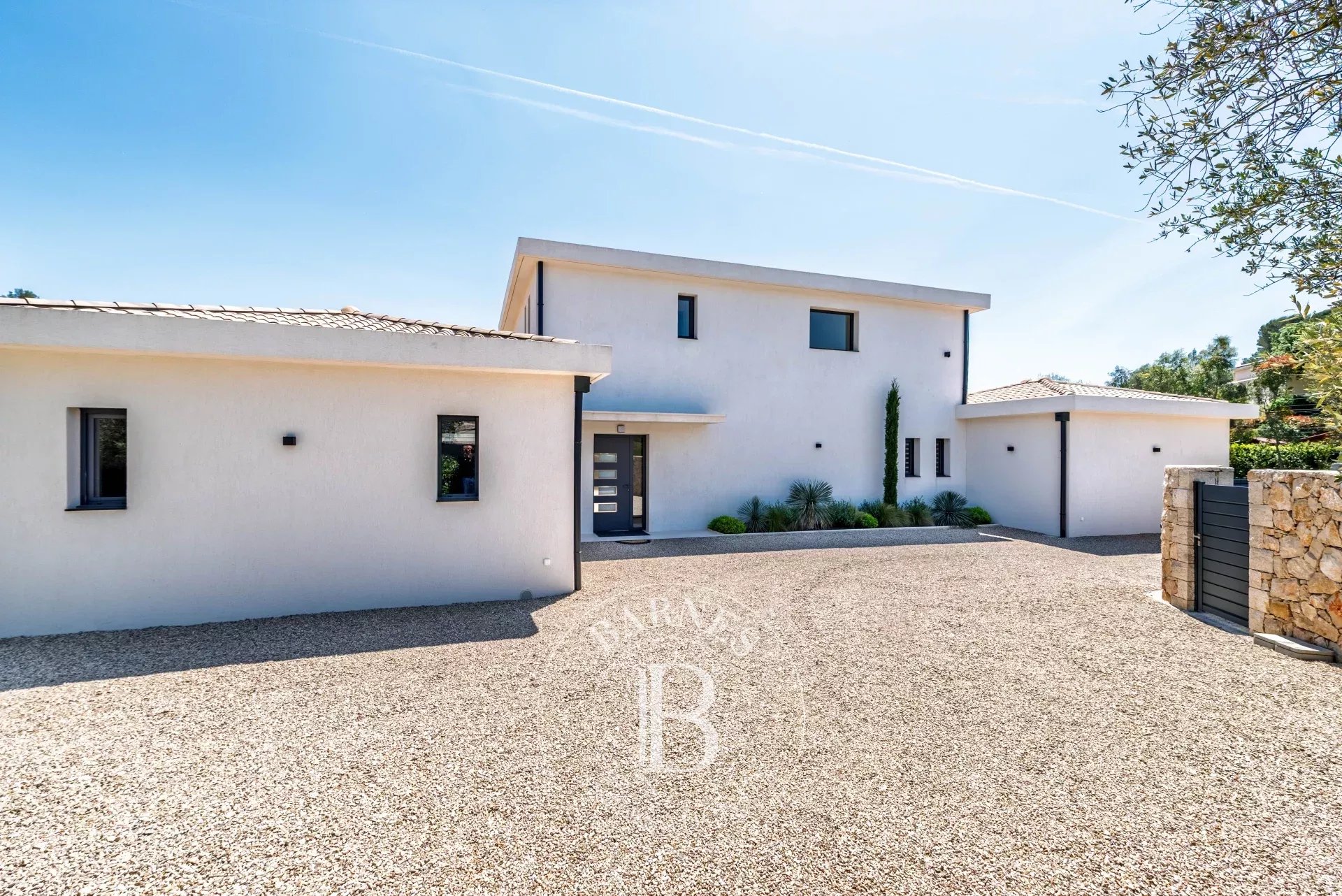 Roquefort-les-Pins - Quartier résidentiel très prisé au calme - Villa contemporaine neuve aux finitions haut de gamme