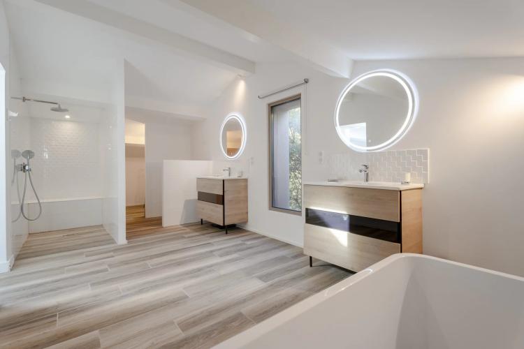 Propriété clé en main vue mer à vendre à Gassin