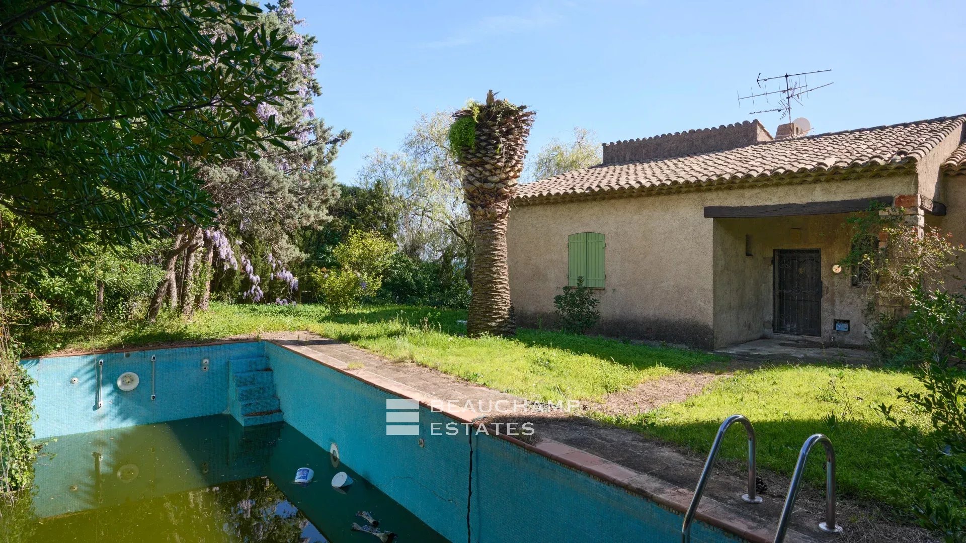 Propriété 5 chambres à rénover avec vue mer panoramique - Cannes - La Croix-des-Gardes
