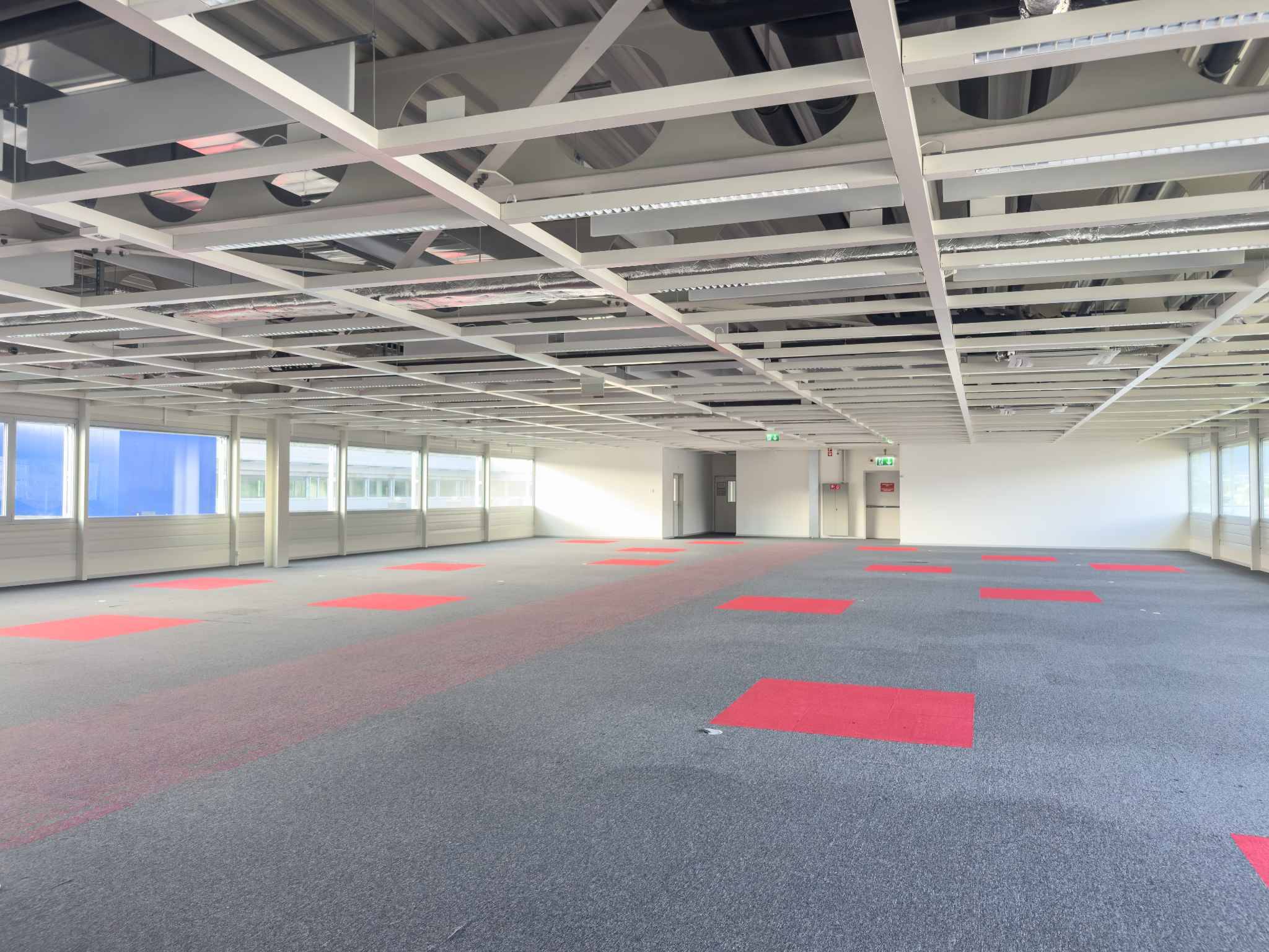 Vernier - Surface de 1309 m2 en attique - Immeuble IKEA