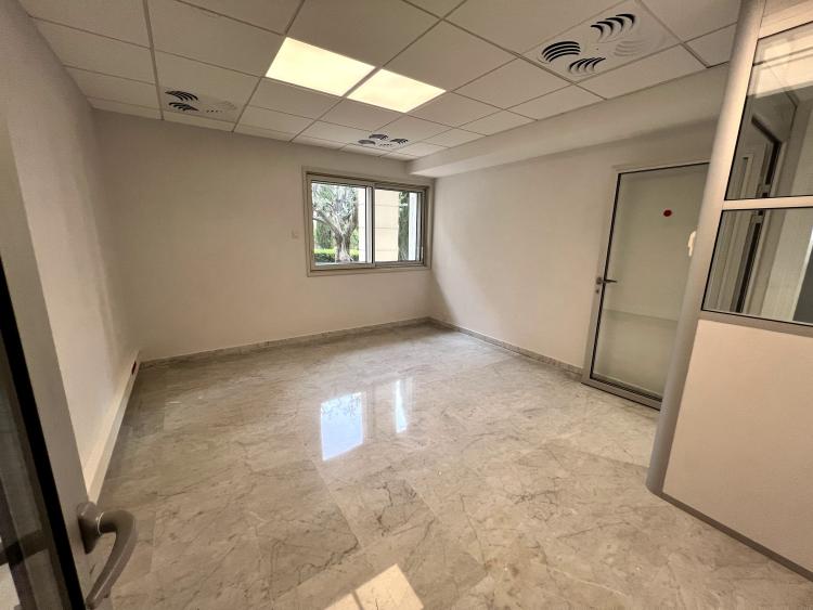FONTVIEILLE - SPACIEUX BUREAUX AVEC 6 ESPACES DE TRAVAIL - LE SEASIDE PLAZA