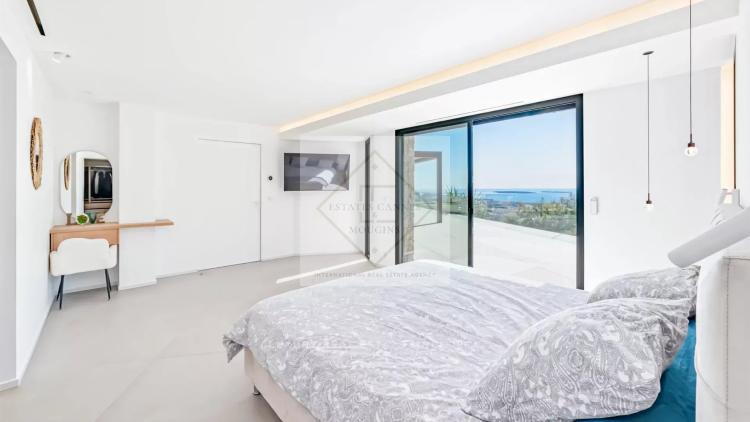 Superbe villa contemporaine – Vue mer panoramique, emplacement privilégié à 10 minutes des plages
