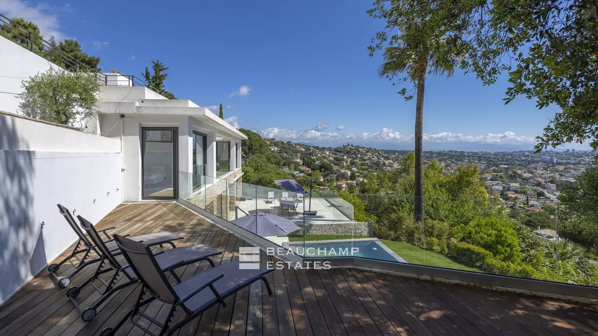 Villa contemporaine 5 chambres avec vue mer et pisicine - Golf Juan