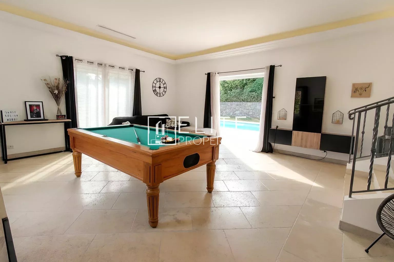 COUP DE COEUR : Villa de maçon + piscine