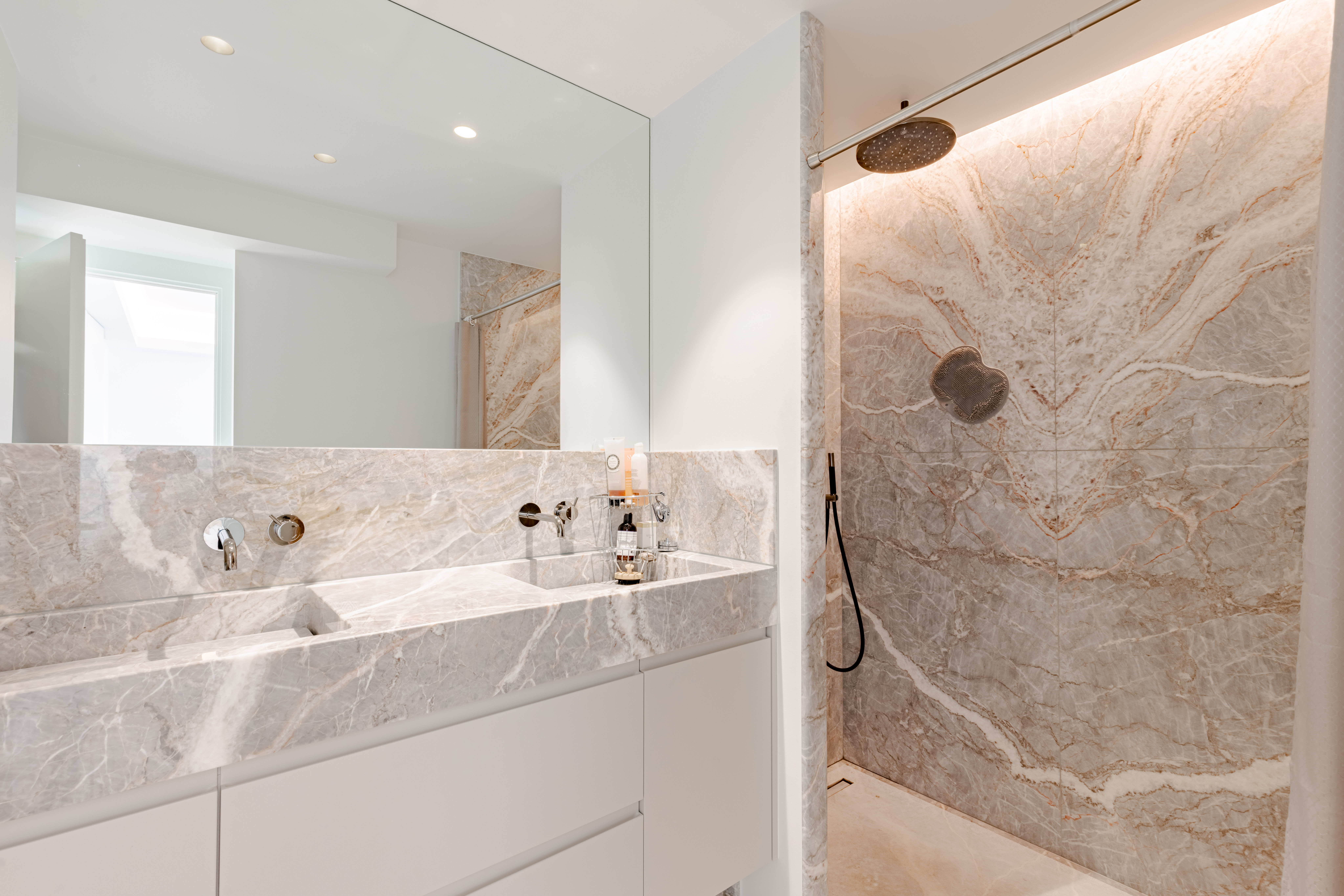 SPACIEUX 2 PIECES VUE MER RENOVE