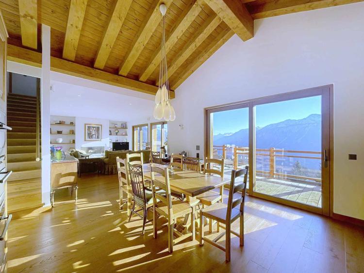 RARE - MAGNIFIQUE CHALET DE 5 CHAMBRES AVEC VUE PANORAMIQUE