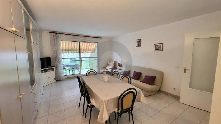 Menton Bas-Borrigo  -  grand 2 Pièces avec terrasse, garage et cave.