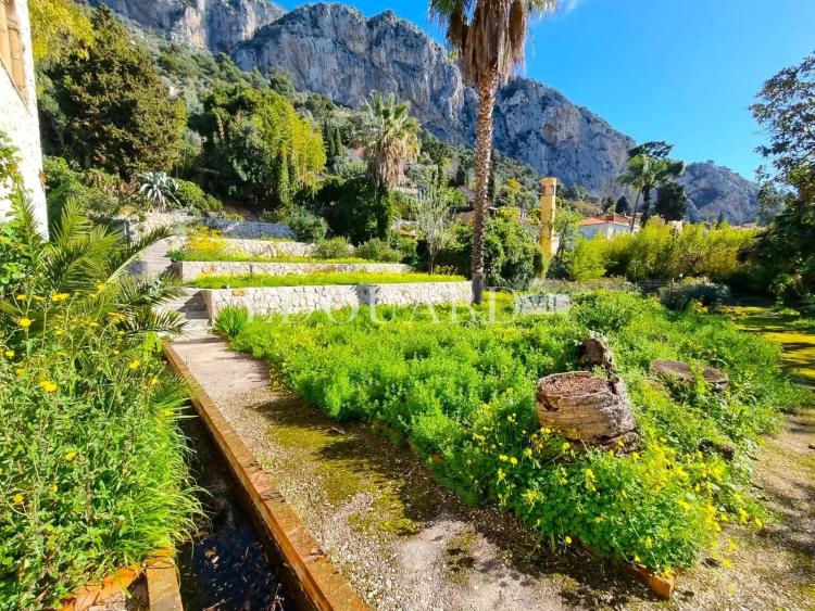 Magnifique propriété avec splendide vue mer panoramique, grande piscine, vaste pool house et immense jardin arboré