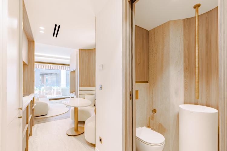 MAGNIFIQUE APPARTEMENT RENOVE AVEC VUE MER