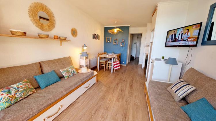 AGAY CAP ESTEREL SUPERBE T3 DUPLEX VUE MER PANORAMIQUE. PARKING PRIVE