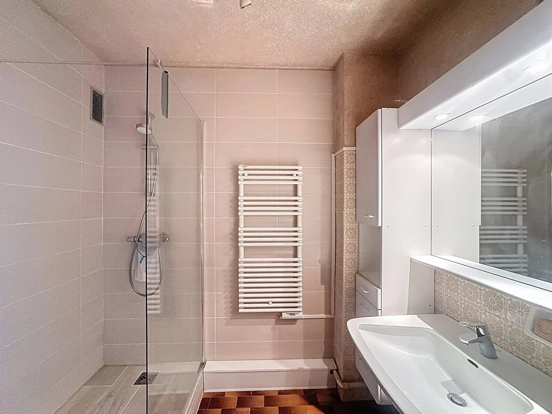 EXCLUSIVITE - GRAND DEUX PIECES - ACCES DIRECT PLAGE - CAVE & PARKING