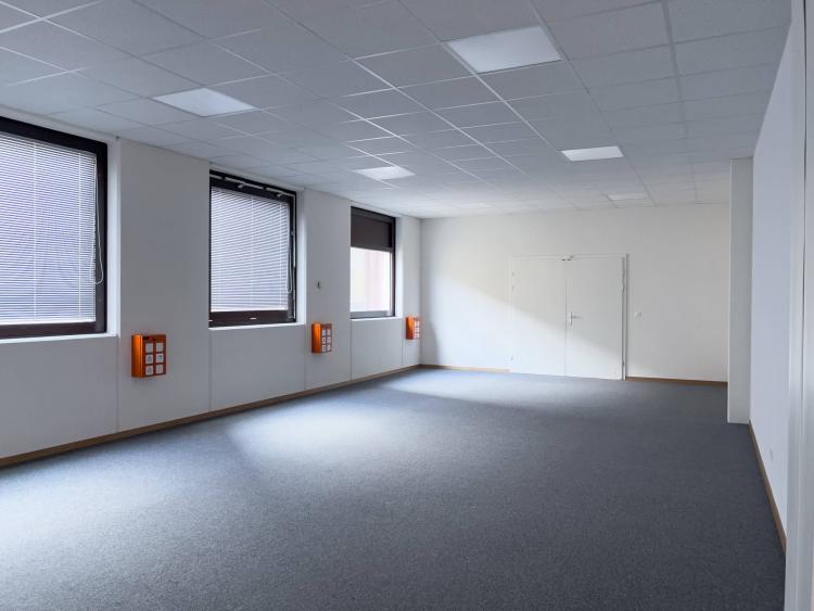 Bureaux, locaux administratifs de 400m2 à louer à Satigny