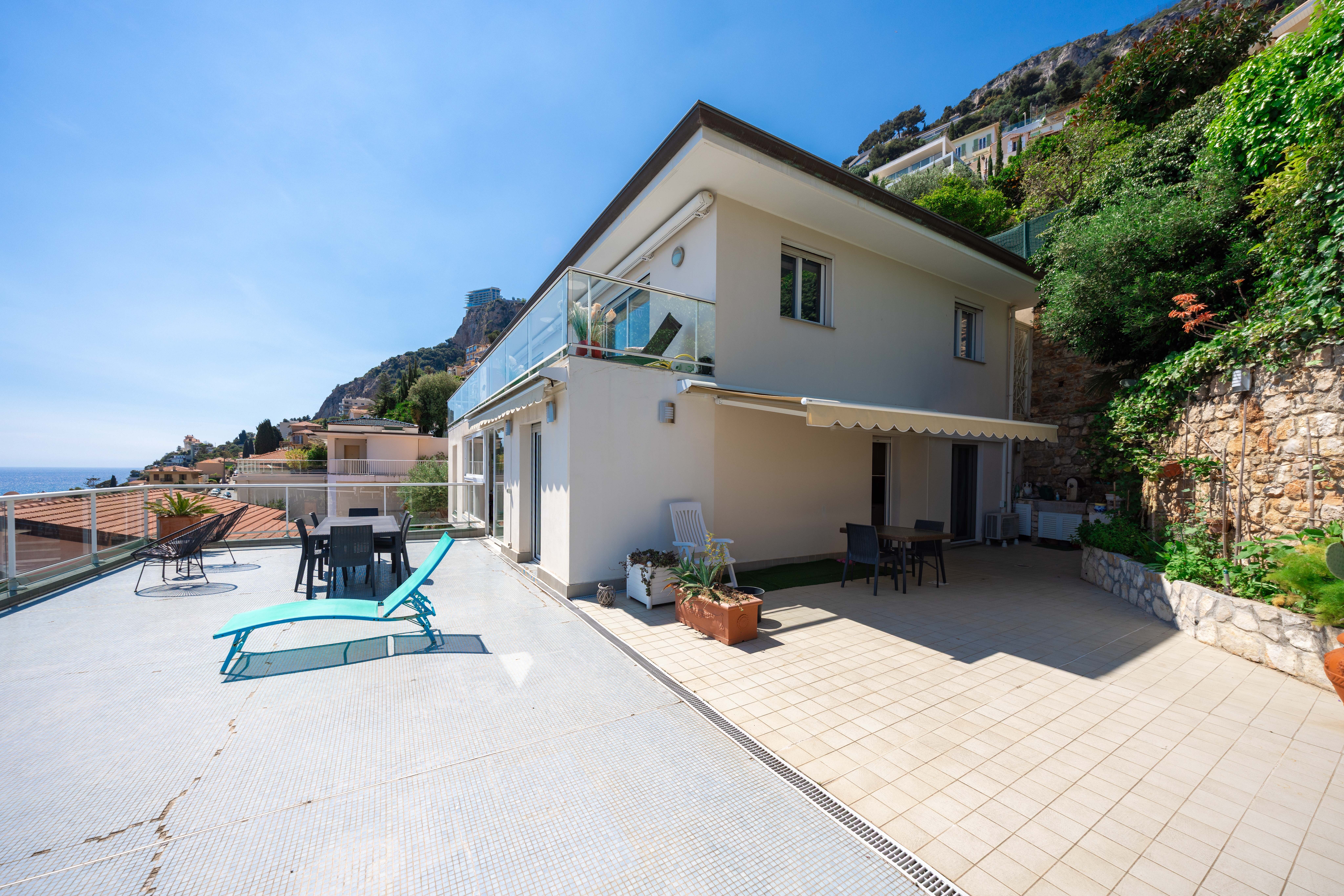 UNIQUE 3 CHAMBRES AVEC VUE MER PROCHE DE MONACO