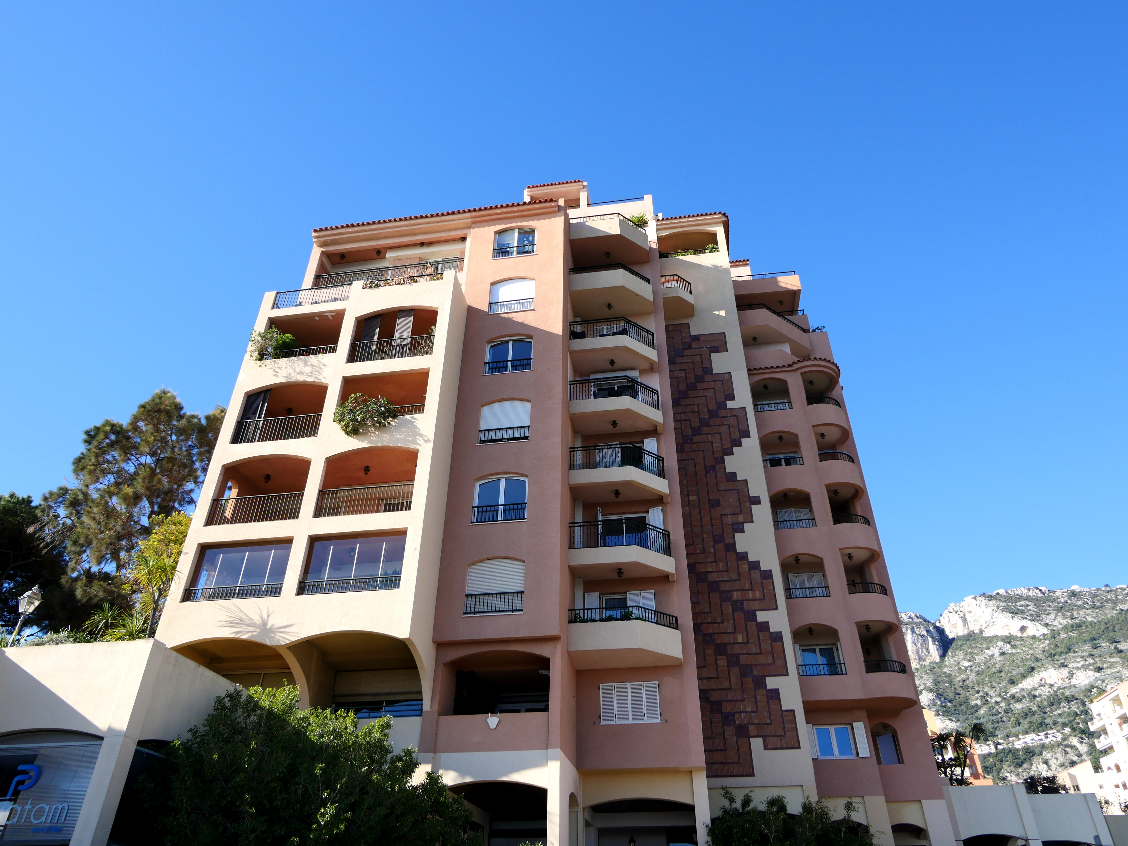 GRAND LARGE - 2 PIÈCES RÉNOVÉ ET MEUBLÉ - VUE MER