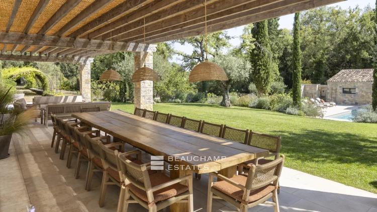 Exclusivité - Domaine fermé de 12 chambres  avec piscine  - Valbonne