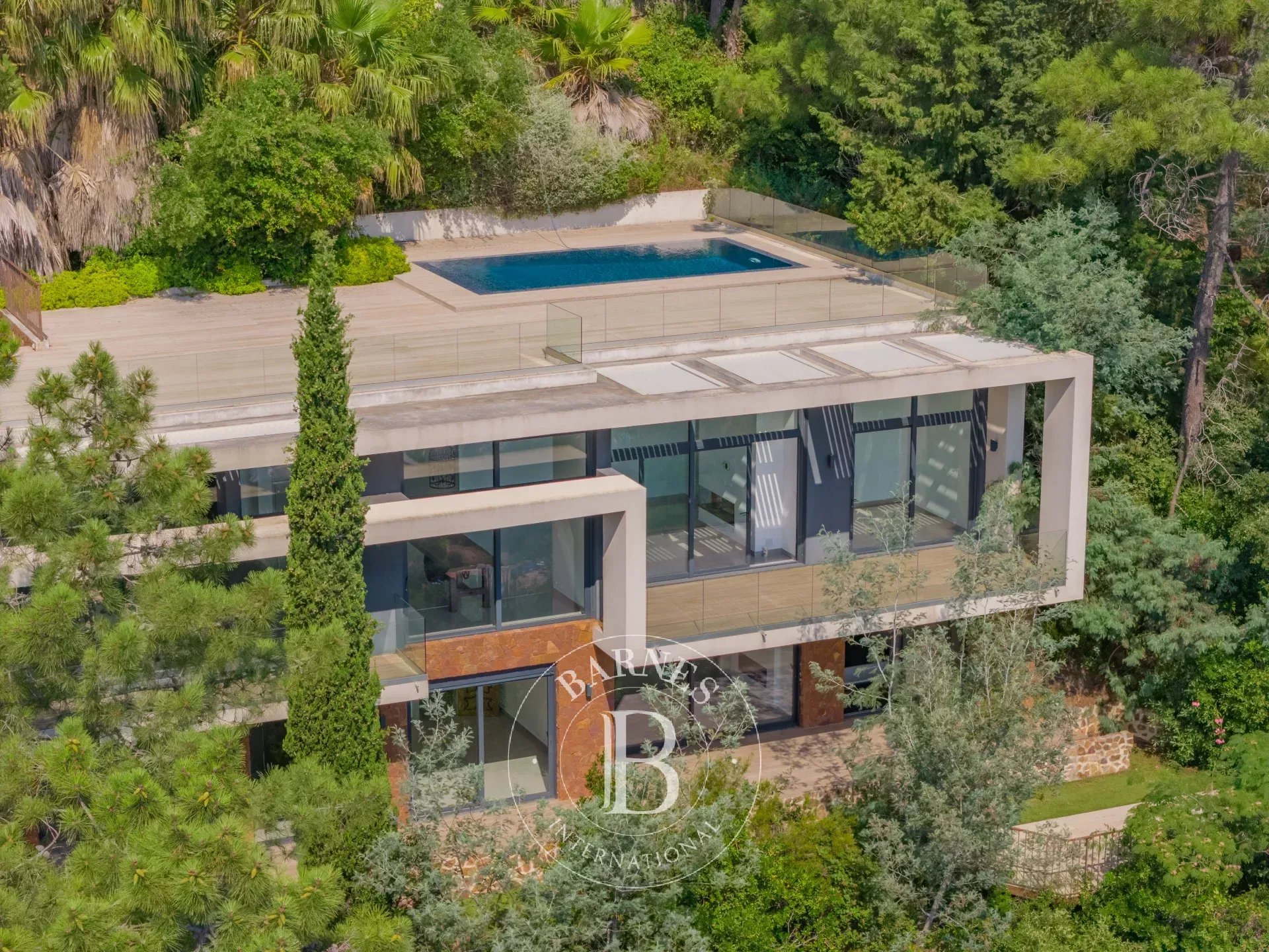 SUPERBE VILLA : THEOULE SUR MER