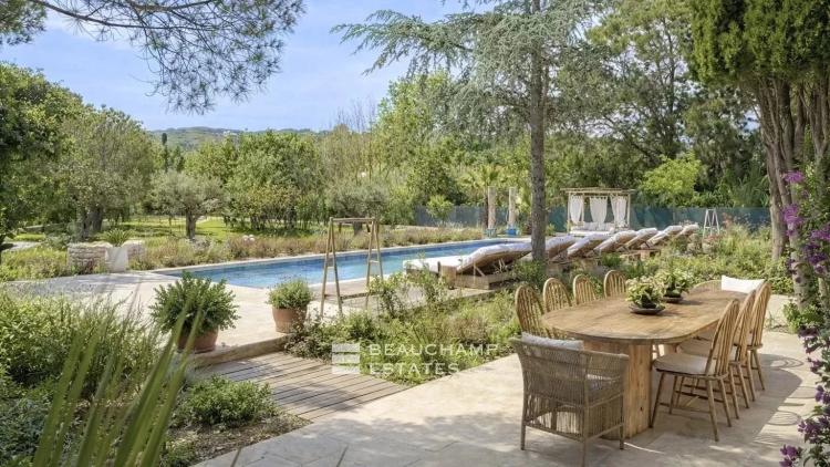 Villa bohème chic à deux pas de la plage des Canoubiers et du centre de Saint-Tropez