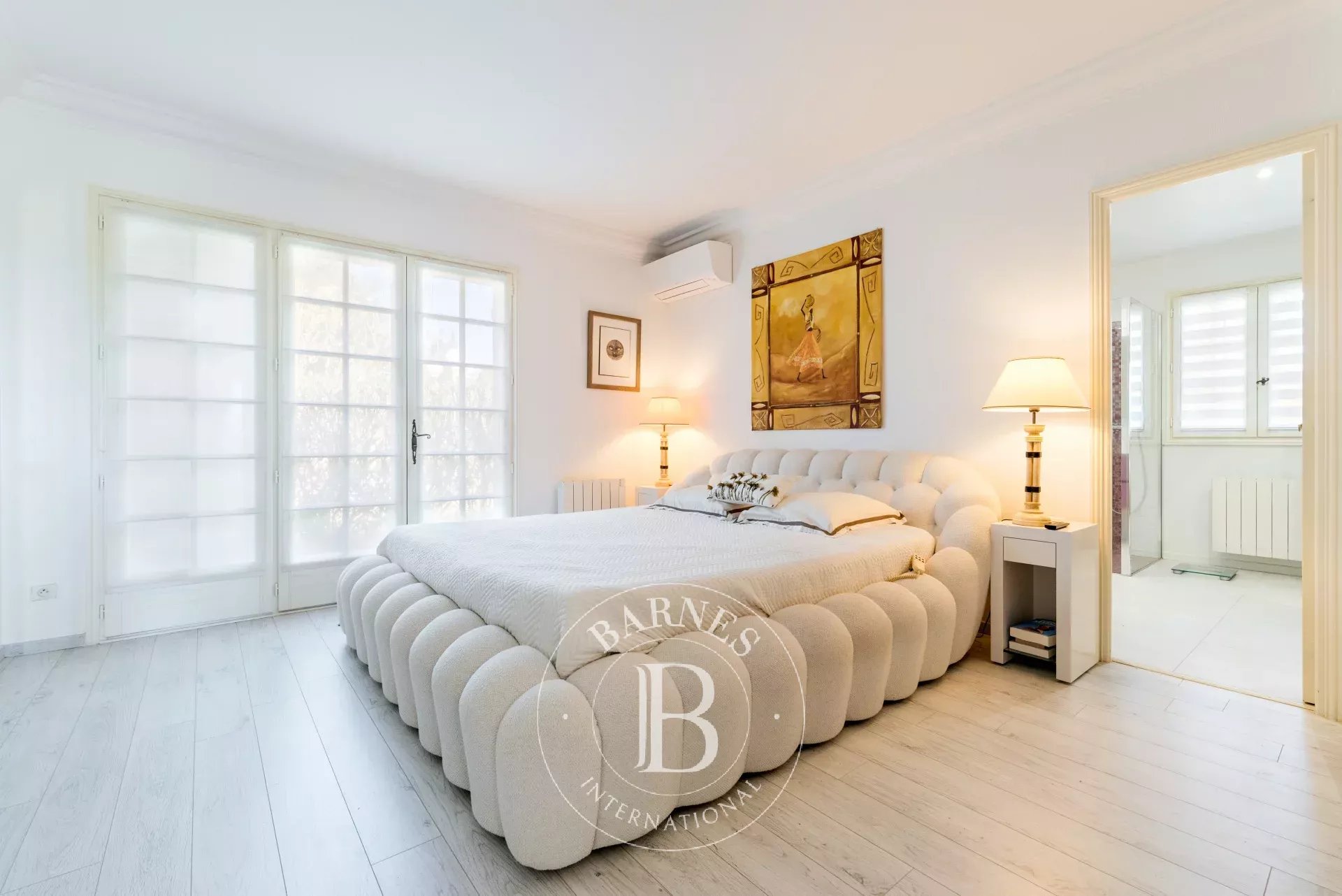 Le Rouret – Villa vue mer, domaine fermé, plein sud, 4 chambres, sous-sol complet