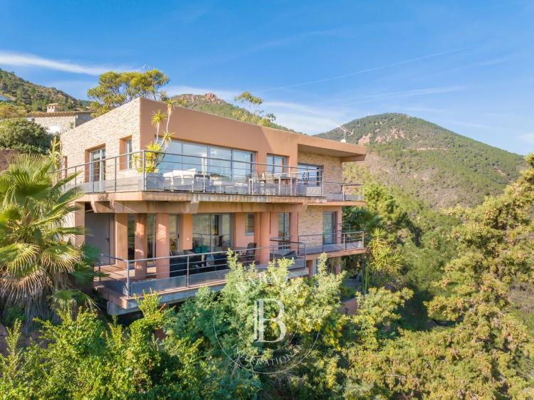 THÉOULE - VILLA CONTEMPORAINE - VUE MER PANORAMIQUE