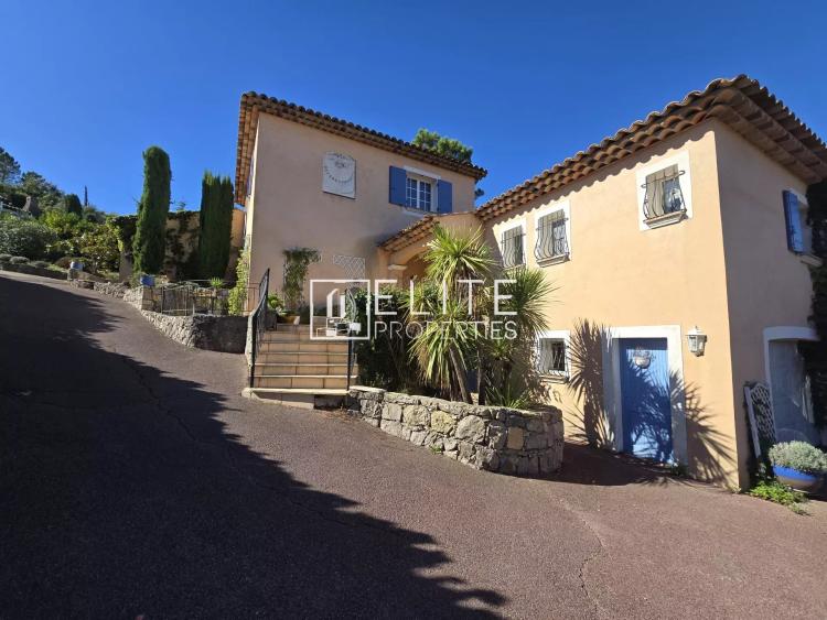 VILLA DE 205m² + PISCINE LES ADRETS