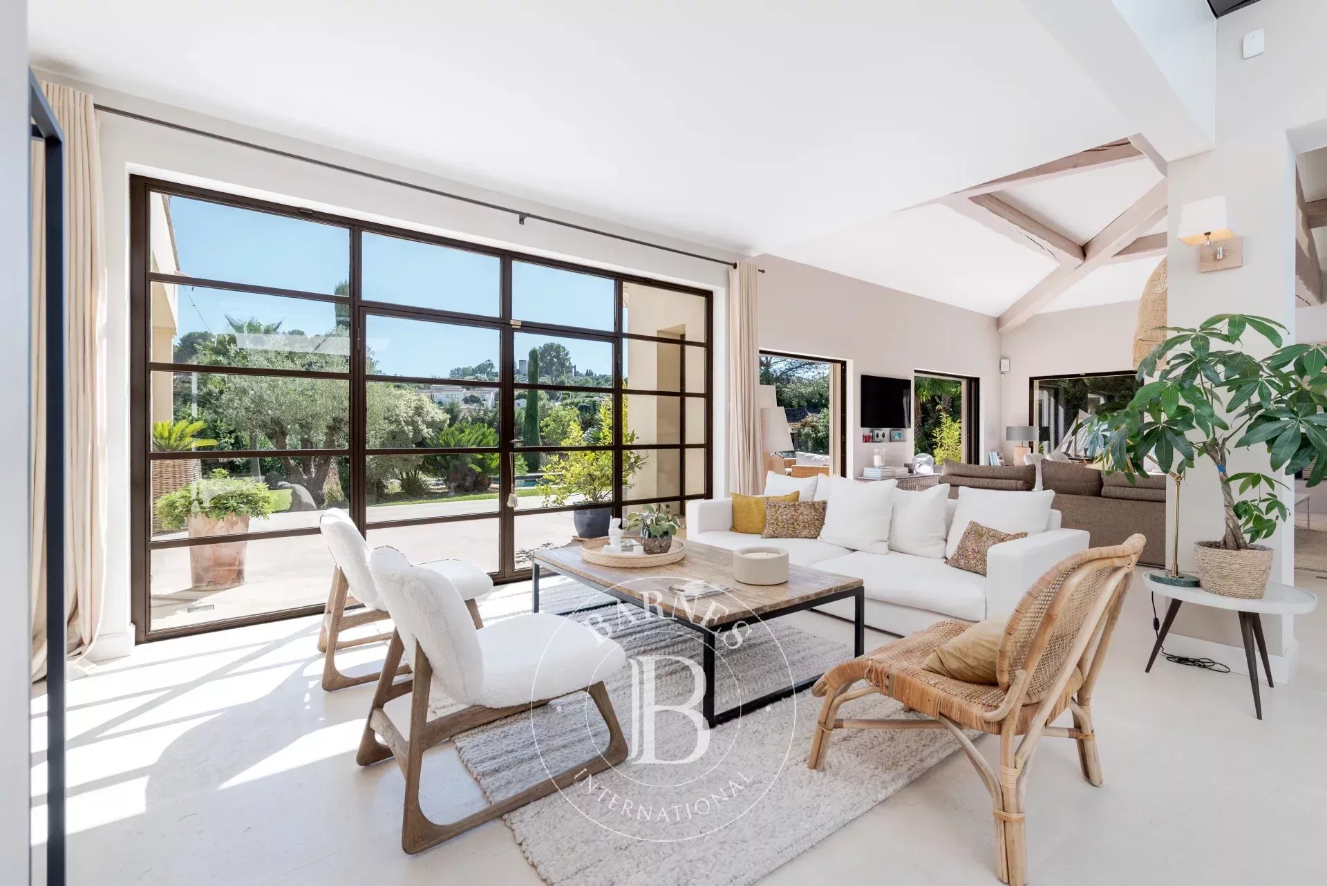 Valbonne - Luxueuse propriété familiale avec maison d'amis - A pied du village - 8 chambres