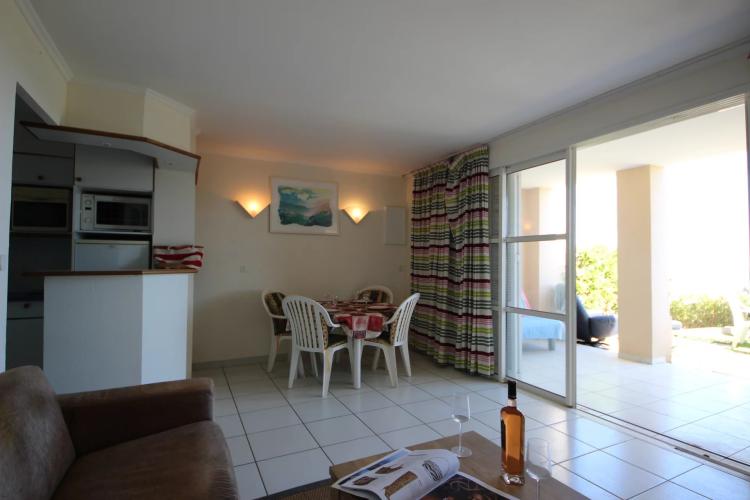 AGAY CAP ESTEREL BEAU 4 PIECES DUPLEX AVEC JARDIN ET VUE MER PANORAMIQUE. PARKING A PROXIMITE