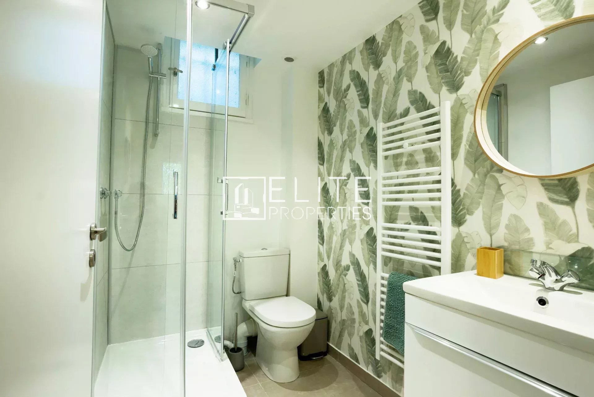 VILLA 8 PIÈCES DE 200 m² + PISCINE MOUANS-SARTOUX