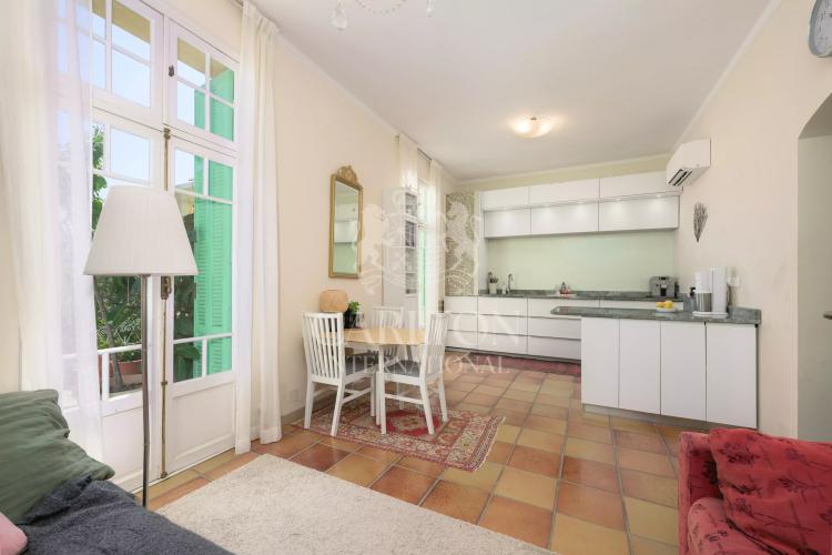 Villa  avec vue mer et accès facile au centre-ville - Opportunité d'investissement
