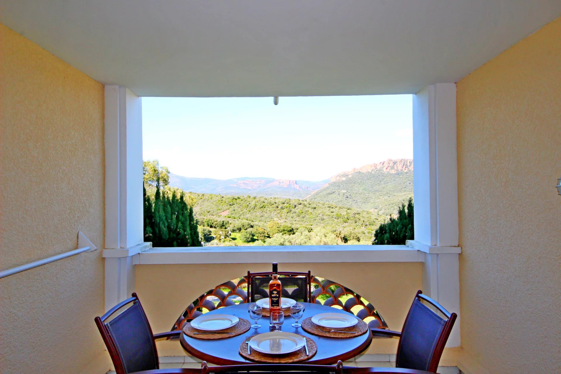 AGAY Cap Esterel - Studio cabine meublé avec terrasse