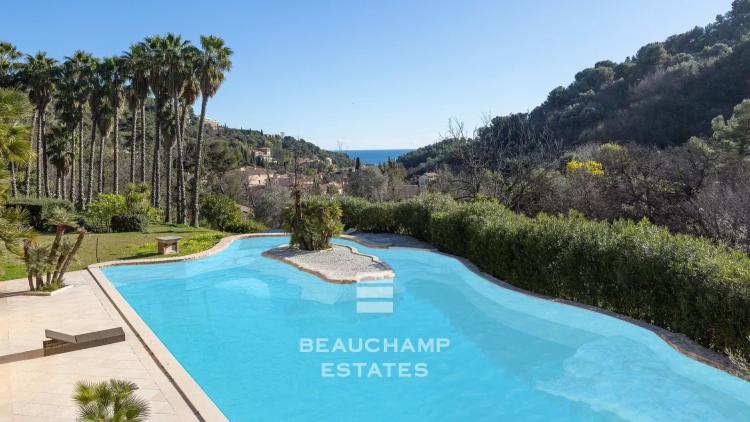 Villa palladienne avec vaste terrain - Menton