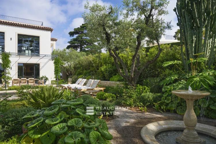 EXCLUSIVITE  - Villa néo provençale rénovée avec vue mer panoramique - Cannes