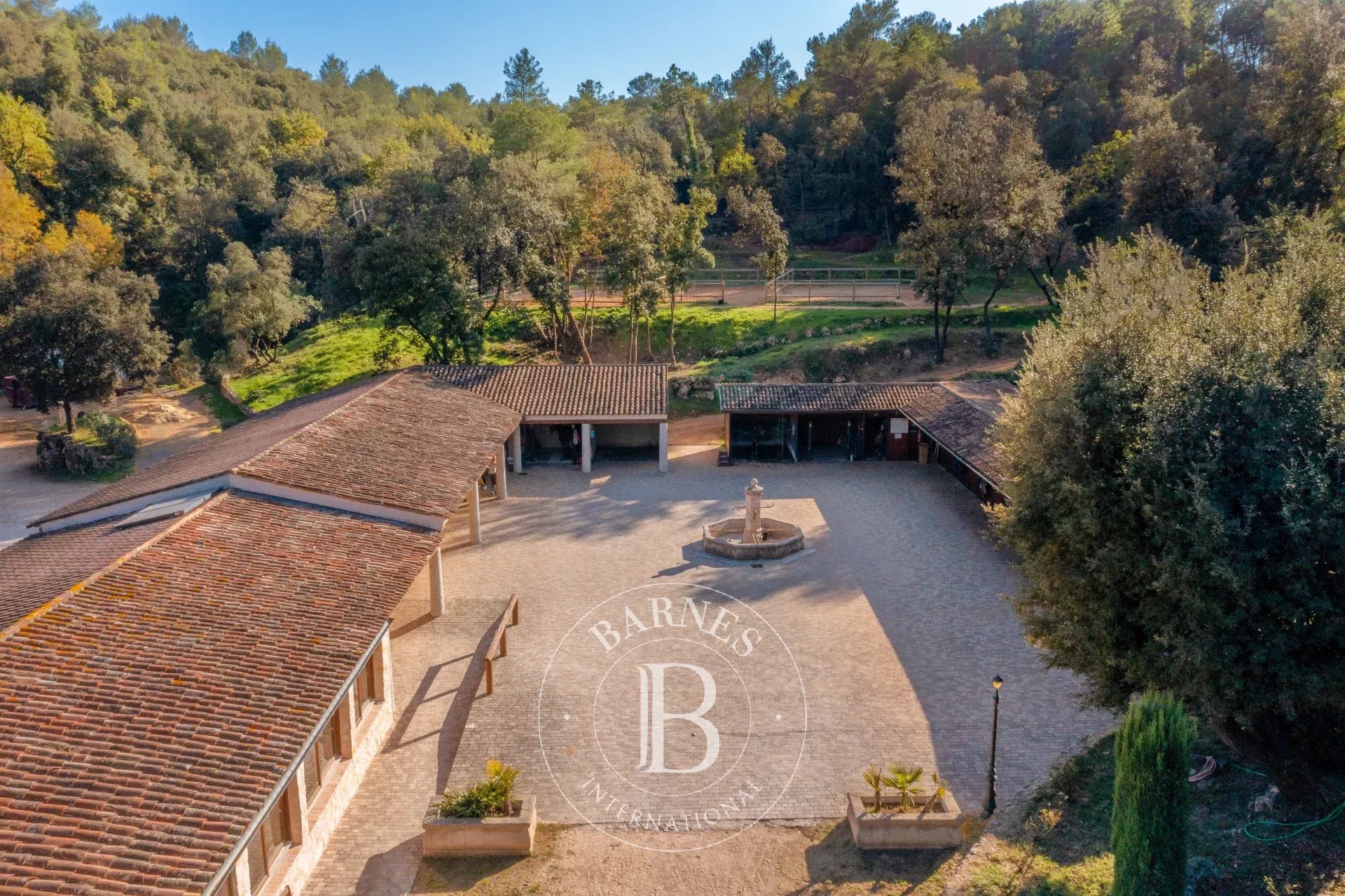 Entre Cannes et Monaco - Unique domaine équestre 23 hectares avec bastide en pierre