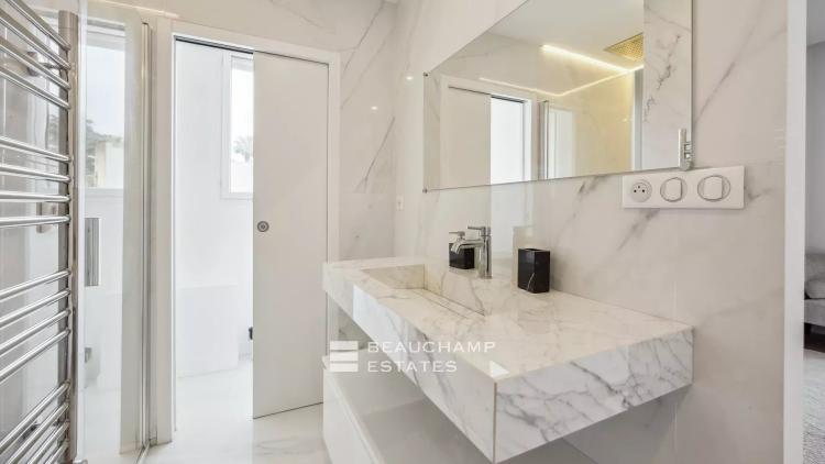Cannes Croisette - Superbe appartement 3 pièces entièrement rénové