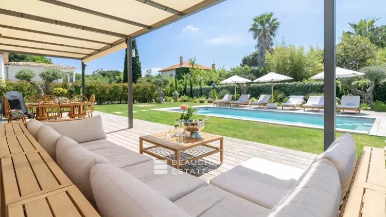 Villa neuve à quelques pas de la plage des Salins et du centre ville de Saint-Tropez
