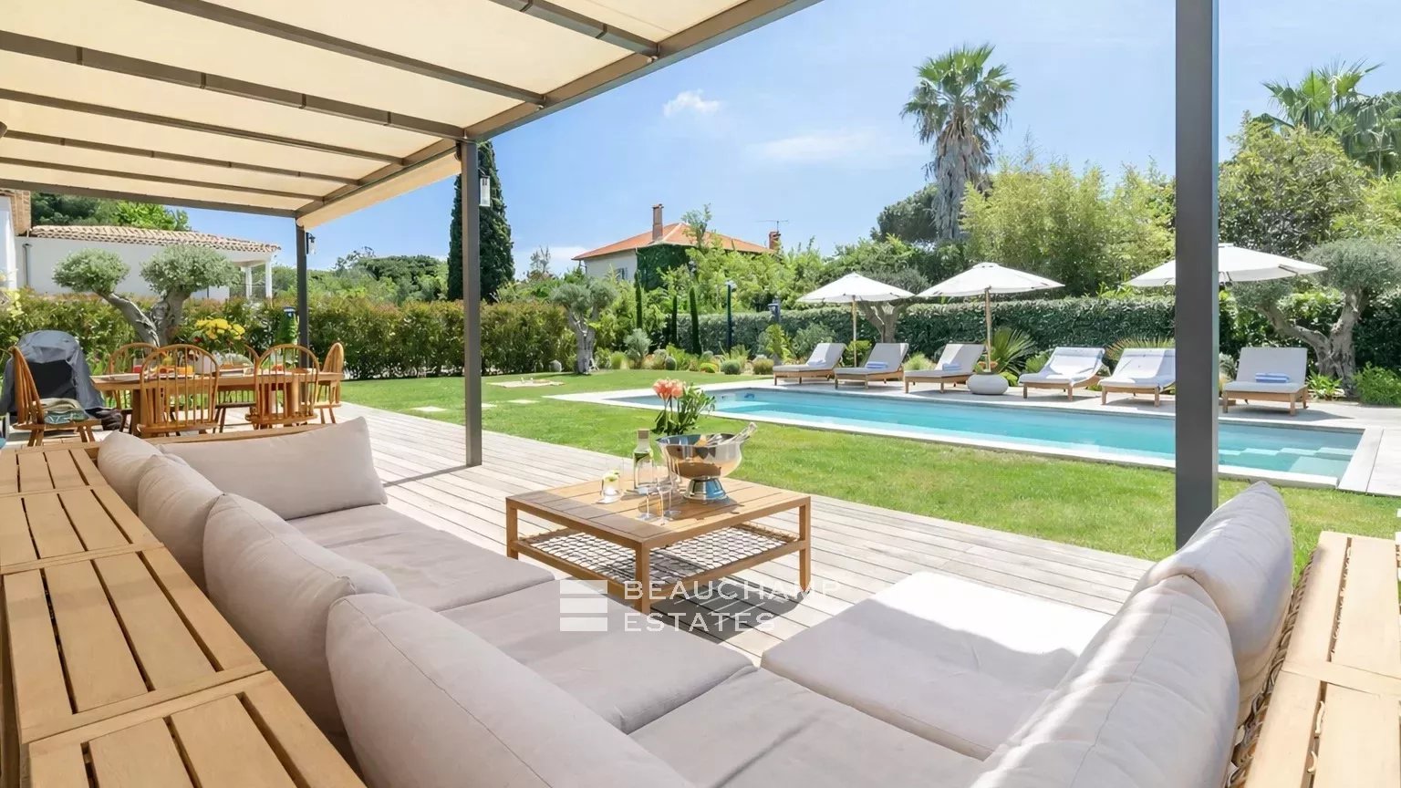Villa neuve à quelques pas de la plage des Salins et du centre ville de Saint-Tropez
