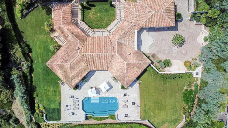 Villa provençale ultra-luxueuse située dans le prestigieux domaine des Parcs de Saint-Tropez
