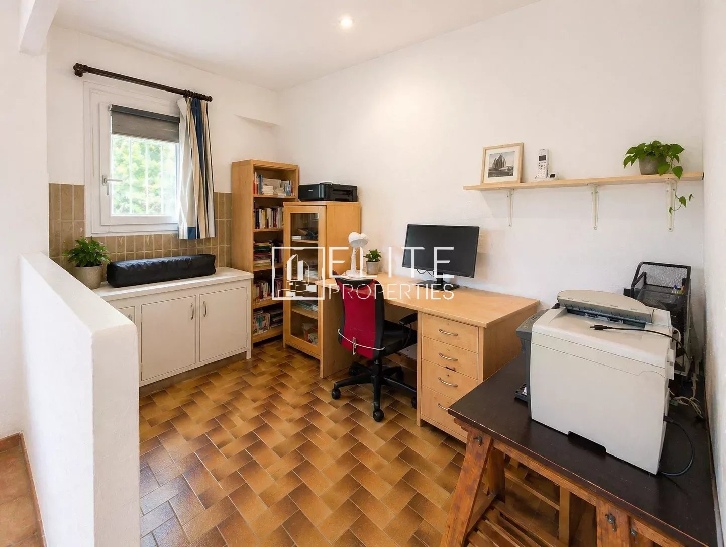 LA ROQUETTE SUR SIAGNE , maison de 4 logements sur parcelle de 1990 m²