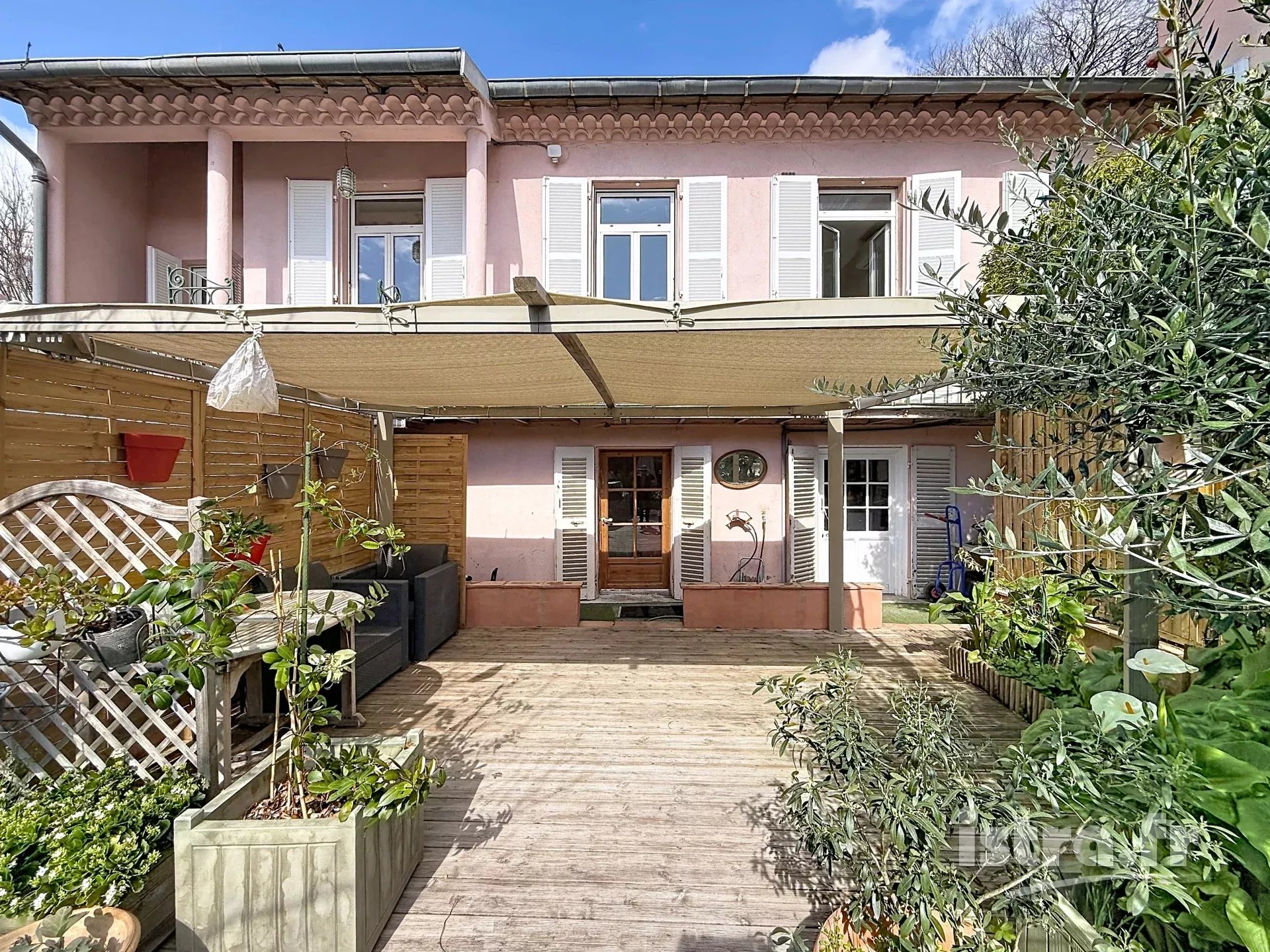 Nice Cimiez : Propriété de 435m² comprenant 6 appartements