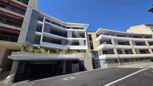 CAP D'AIL - DOUBLE GARAGE EN SOUS-SOL - RESIDENCE NEUVE EN CENTRE-VILLE