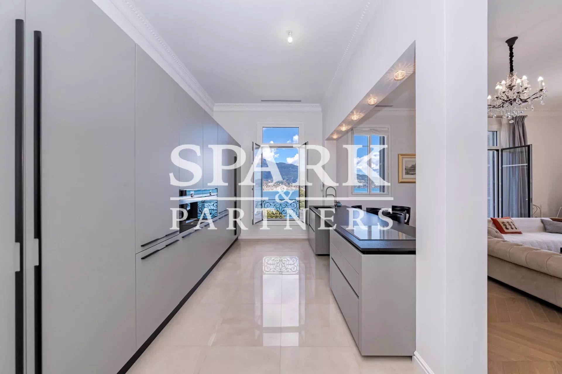 Sublime appartement 4 pièces vue imprenable sur la mer