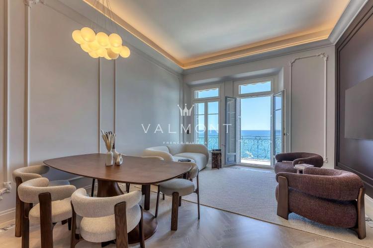 Appartement Belle Époque front de mer proche de Monaco