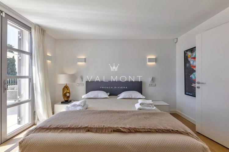 Une élégante maison moderne de 5 chambres à Cannes