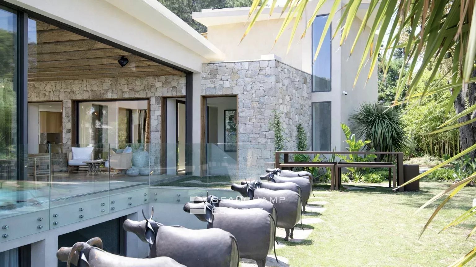 Villa luxueuse esprit balinaise située à Ramatuelle à quelques minutes des plages de Pampelonne