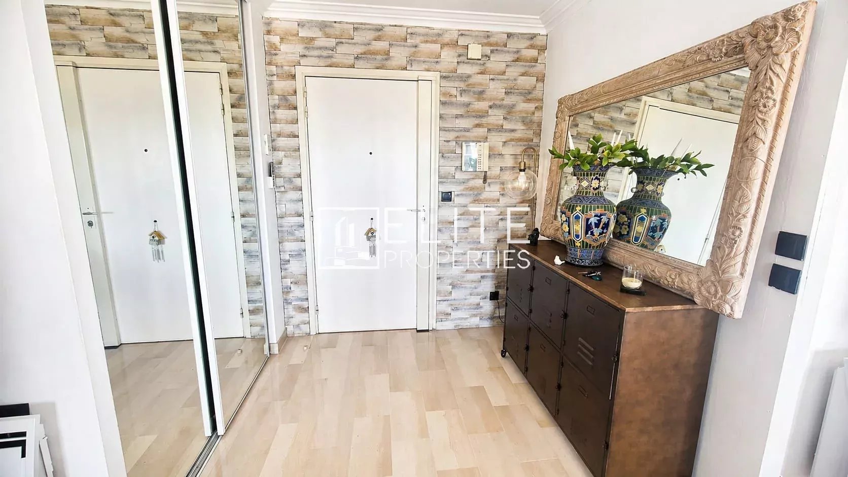 APPARTEMENT 3 PIÈCES 72 m² + GARAGE & CAVE – PISCINE – LE CANNET