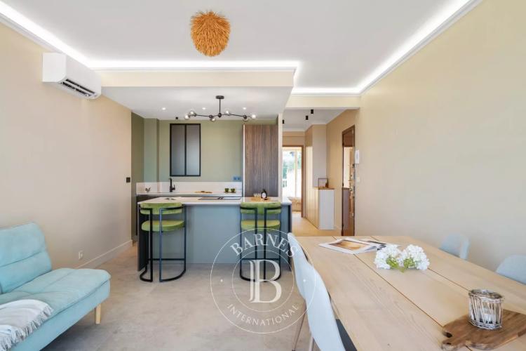BEAULIEU-SUR-MER – APPARTEMENT D’EXCEPTION AU DERNIER ÉTAGE - VUE MER ET MONTAGNE