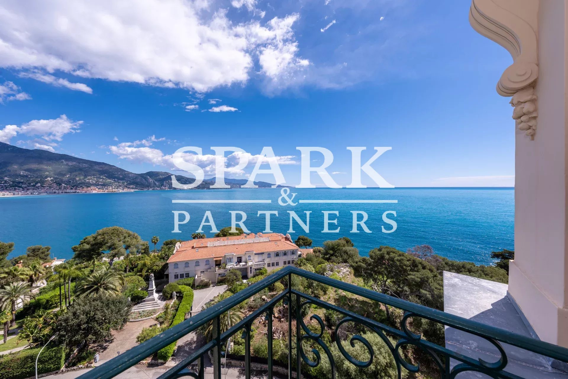 Sublime appartement 4 pièces vue imprenable sur la mer