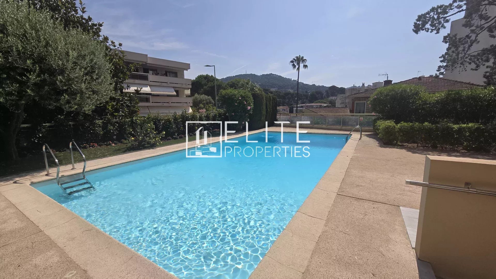 APPARTEMENT 4 PIÈCES 65 m² + GARAGE + JARDIN PRIVATIF LE CANNET