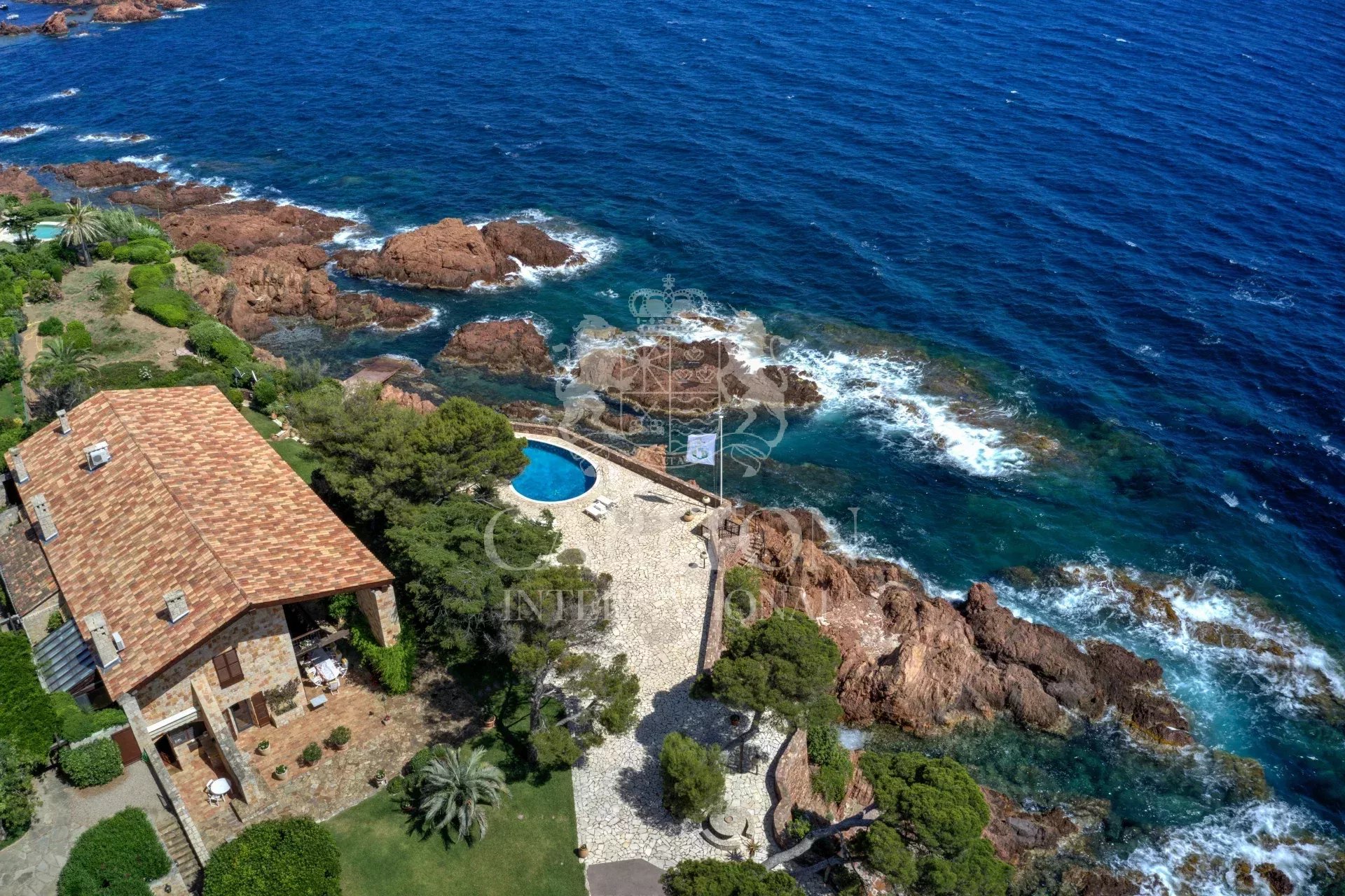 EXCLUSIVITÉ – Demeure Méditerranéenne avec accès privé à la mer