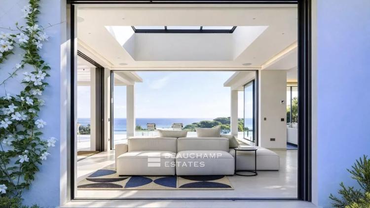Propriété exceptionnelle contemporaine au coeur d'un domaine privé